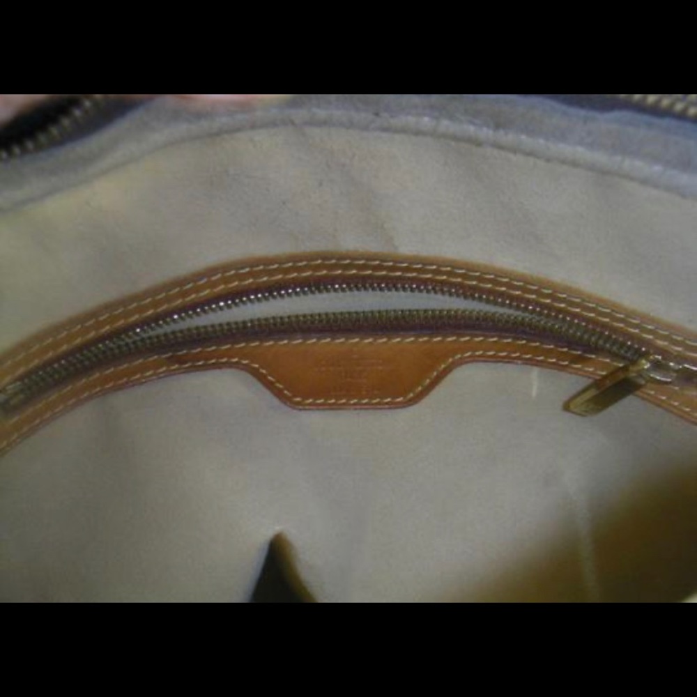 Louis Vuitton Looping GM - Picture 3 of 13